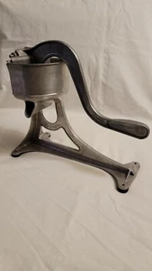 Large Vintage Universal Aluminum Hand Press Fruit Citrus Juicer #89942 USA - Picture 1 of 18