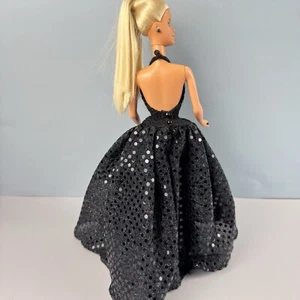 Mattel 1991 12" Twist N Turn Barbie Muñeca Indonesia Negro Lentejuelas Halter Vestido - Imagen 1 de 24
