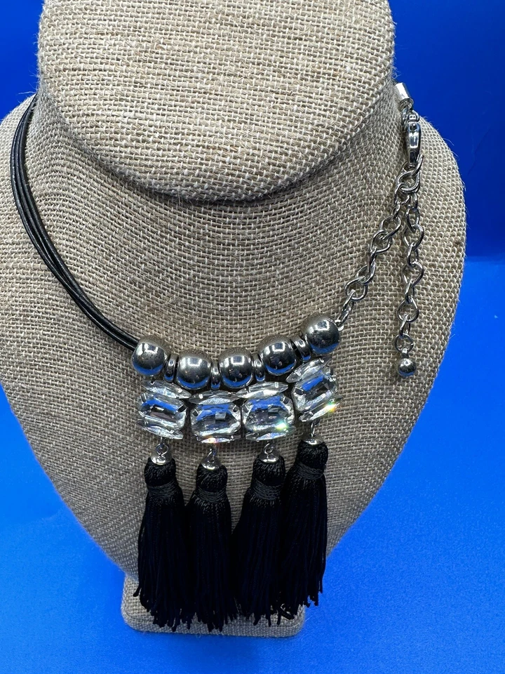 Chico's 项链流苏黑色皮革厚水晶 3 立弦声明 — 第 1/4 张图片