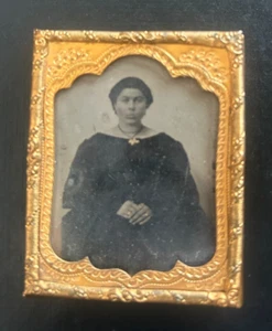 Antica foto dagherrotipo 1/9° piatto mezza custodia giovane donna vittoriana - Foto 1 di 4