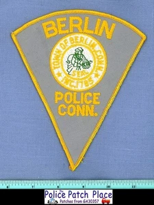 BERLIN (alt Vintage GRAU) CONNECTICUT Polizei Schulteraufnäher KÄSETUCH  - Bild 1 von 3