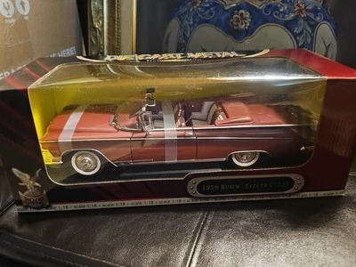 1959 Buick Electra 225 1/18 Scale Die-Cast Model Car Road Signature Collection - Image 1 of 4