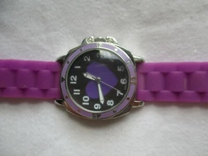 Reloj de pulsera analógico con correa de hebilla púrpura tono plateado tema cardíaco - Imagen 1 de 12