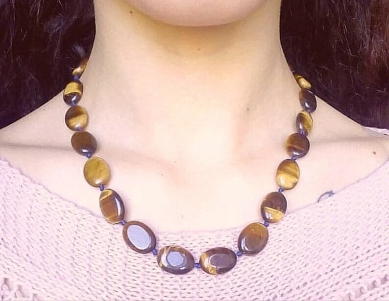 COLLANA OCCHIO DI TIGRE NATURALE CHIUSURA ARGENTO PIETRE OVALI ANNODATA A MANO - Immagine 1 di 4