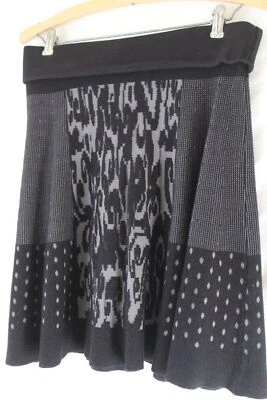 Suéter tejido línea A Icelandic Design S negro gris falda Foto 1 de 4