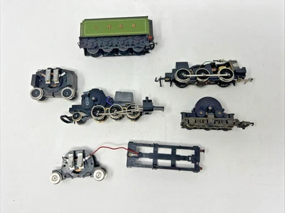 JOB LOT OF VARIOUS MOTORISED CHASSIS *SPARES OR REPAIR* OO GAUGE LOT 1 - image 1 of 4
