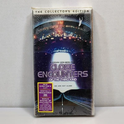 Close Encounters Of The Third Kind - Steven Spielberg SEALED VHS - DIRECTORS CUT - Image 1 of 4