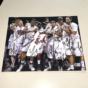 2012-2013 LOUISVILLE CARDINALS TEAM signed 11X14 BASKETBALL FINAL FOUR BECKETT - Picture 1 of 2
