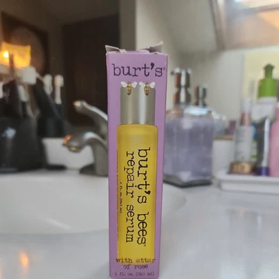 SUERO REPARADOR BURT’S BEES CON ATTAR OF ROSE 1 FL OZ. NUEVO EN CAJA Foto 1 de 3