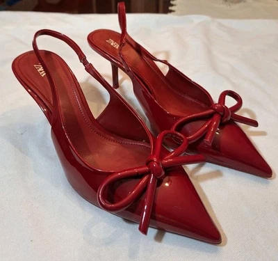 Nuevos tirantes Zara puntiagudos talla 9 Foto 1 de 4