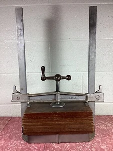 Homemade Well Built Vintage Book Binder Book Flower Press Multiple Capabilities - Bild 1 von 10