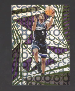 2023-24 Panini Revolution Basketball Groove Parallel #97 De'Aaron Fox - Picture 1 of 3