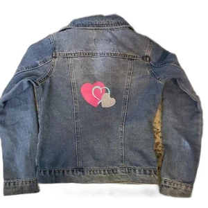 Girls Tommy Bahama 3 Hearts of Pink, Silver, & Blue Distressed Denim Jacket Sz 7 - Picture 1 of 8