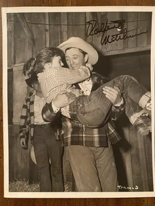 Robert Mitchum Signed Autographed Photo w COA El Dorado Cape Fear The Way West - Picture 1 of 5