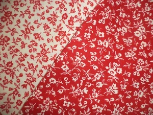 Red and White Fabric Remnants Cotton Small Flowers Lot of Two - Afbeelding 1 van 2