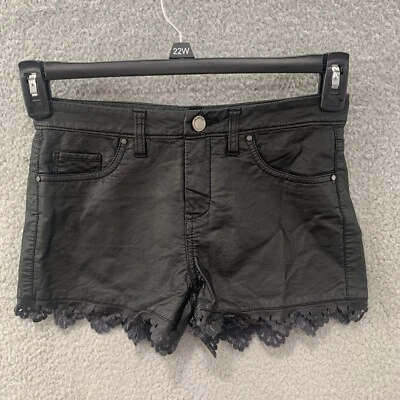 Pantalones Cortos Negros Blank NYC Niñas Cuero Sintético Bordado Ojales Dobladillo Talla 14 Foto 1 de 4
