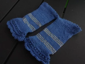 dünne handgestrickte Handstulpen/Pulswärmer in blau - Bild 1 von 2