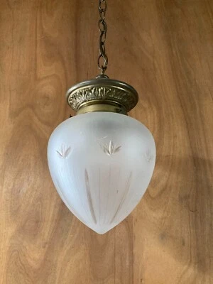 Luminária de teto vintage latão pingente gota de lágrima globo de vidro fosco 230-25E - Imagem 1 de 4