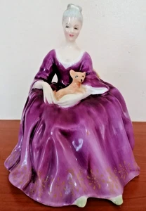 Royal Doulton Figurine "CHARLOTTE” HN2421  16.5(h)cm. John Bromley, 1972-1986 - Picture 1 of 16