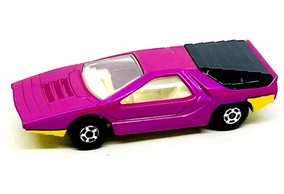 Matchbox Lesney Superfast 75 Alfa Carabo in purple, yellow base, vnmint! — 第 1/3 张图片