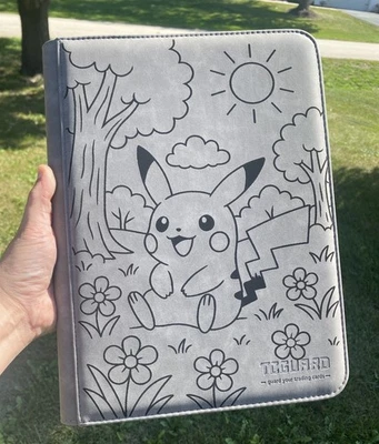 Carpeta grabada láser Pokémon PIKACHU/¡Hecha a pedido! Grabado/Enviado en EE. UU. Foto 1 de 4