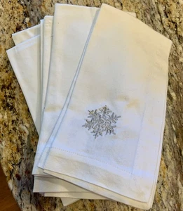NWT Set 8 Pottery Barn White Cotton Cloth Napkins Silver Snowflake  20"x20" - Picture 1 of 6
