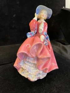 TOP O’THE HILL- HN 1849 - Vintage Royal Doulton Figurine - Retired - Picture 1 of 7