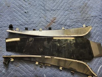 Tapicería exterior puerta izquierda y resistente al clima 2023 Audi SQ8 4M8853289 2020 2021 2022 Foto 1 de 4