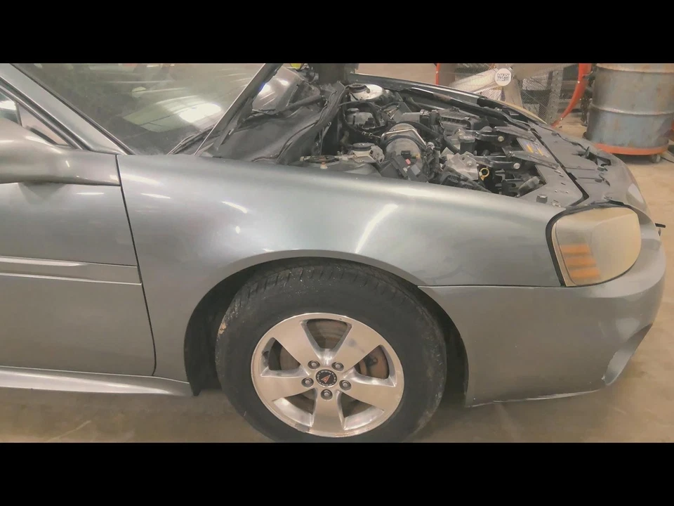 Used Front Right Fender fits: 2005 Pontiac Grand prix exc. GXP Front Right Grade - Imagem 1 de 4