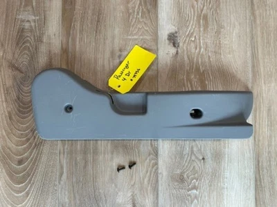 89 90 91 92 93 94 Geo Metro Front Passenger Seat Outer Trim 4 DOOR ONLY Foto 1 de 4