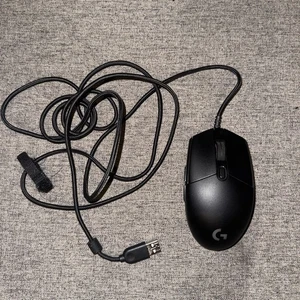 Logitech G Pro Wired USB Gaming Mouse Model M-U0050 HERO 25K Sensor TESTED WORKS - Picture 1 of 3