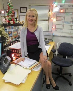 Angela Kinsey 8x10 Photo WM - Picture 1 of 1