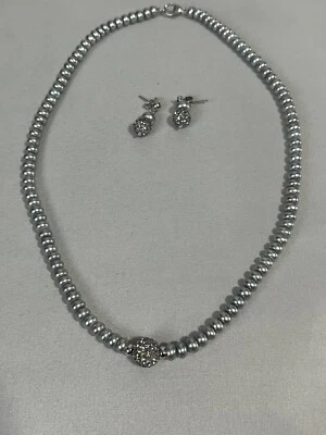 Collar y pendientes de perlas cultivadas de agua dulce Honora Foto 1 de 4