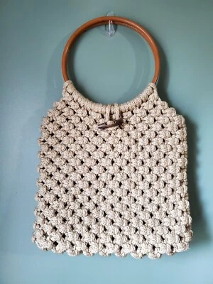 Bolso de Mano Vintage Grande Boho Macramé Beige Tejido Neutro Cartera Asas de Madera Foto 1 de 4