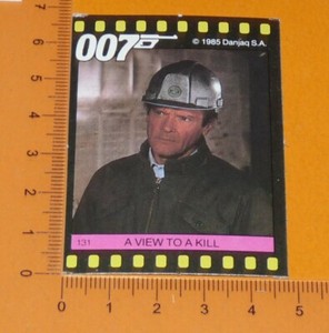 #131 JAMES BOND 007 A VIEW TO A KILL ROGER MOORE MONTY GUM CARD 1985