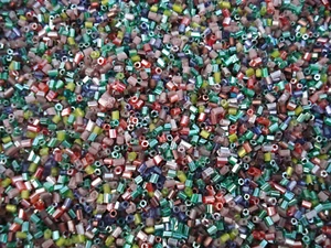 Bugle Beads 2mm Mix 100g Glass Jewellery DIY Jewelry Tubes - Bild 1 von 1
