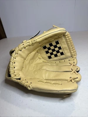 Youth DSG 10.5” Baseball Glove, DSG1050BB, Eazy Close, Right Hand Throw - Image 1 of 4
