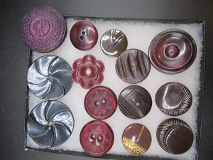 Vintage lot 14 XL cast plastic resin bakelite buttons assorted red brown purple - Picture 1 of 8