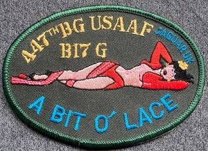 U.S. AIRFORCE 447TH BG B17 G ‘A BIT O’ LACE’ CLOTH PATCH BADGE FLYING FORTRESS - Picture 1 of 4