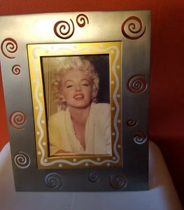 Marilyn Monroe Framed Picture ,7 1/2" wide X 9 1/4" in length. Metal frame. New. - Picture 1 of 6