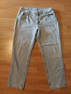 Lee Riders Jeans 18M Womens Plus Size Light Blue Denim Mid Rise  Modern Fit Logo - Image 1 of 4