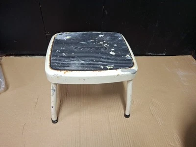 Taburete Cosco One Step Vintage Beige/Crema, Tapa de Goma - Patas Metal Cromadas Foto 1 de 4