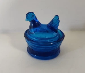 EE Bowman Hen On Nest Blue Mini Chick Salt Cellar Dip E.E. Bowman Ed Bowman - Bild 1 von 7
