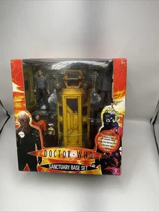 Set action figure BBC Doctor Who Sanctuary Base scala 5" nuove sigillate scatola danneggiata - Foto 1 di 24