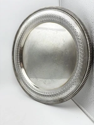 Bandeja de servir vintage plateada adornada grabada placa de borde de cuerda redonda Foto 1 de 4