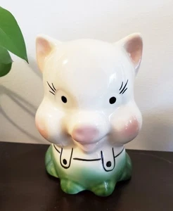 Vintage amerikanisches Biskuit Sparschwein lächelndes Schwein grüner Overall - sehr süß! - Bild 1 von 7