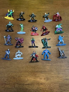 Paquete de figuras de metal Marvel Nano - Imagen 1 de 3
