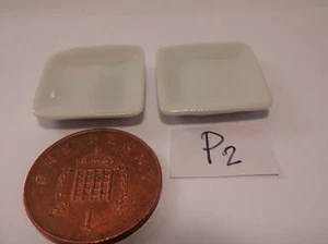 Casa de muñecas miniatura 1:12 blanca 2 platos de cerámica (P2) - Imagen 1 de 1