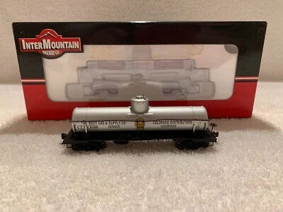 Intermountain #46310-13 HO Scale Navy Gas ACF 8,000 Gallon Tank Car #8486 - Image 1 of 4