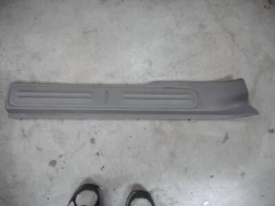 1999 LINCOLN NAVIGATOR 4WD PASSENGER RIGHT FRONT DOOR SILL Foto 1 de 4